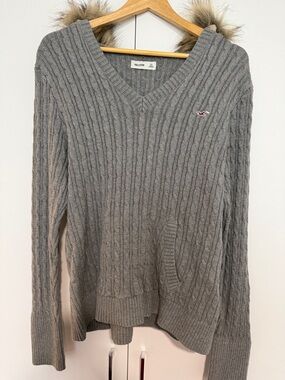 Hollister Gray Cable-Knit V-Neck Sweater with Hood and Faux-Fur Trim